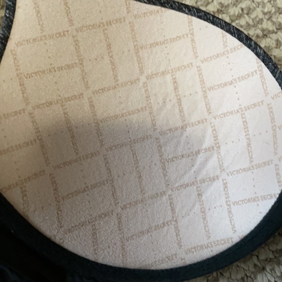 Victoria Secret Padded Perfect Coverage - Picture 5 of 7